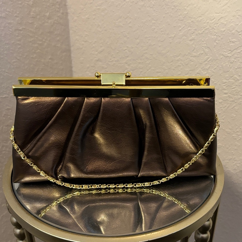 Elegant vintage Brown Clutch with Gold Chain